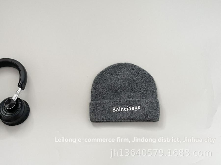 Womens Logo Beanie  |  Hats Hats Hats